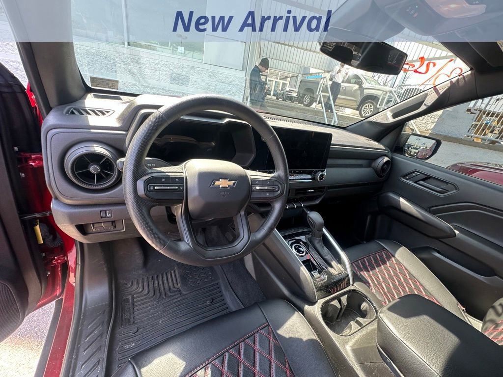 Used 2025 Chevrolet Colorado W/T w/ Advanced Trailering Package image 11