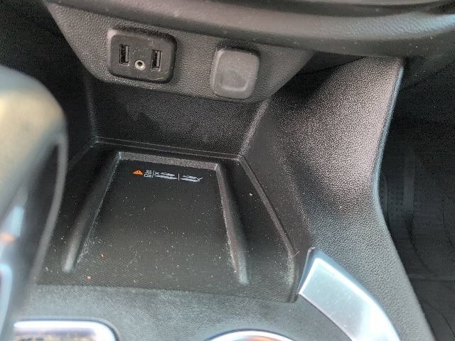 Used 2022 Chevrolet Traverse LT FWD image 33