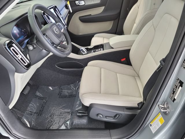 New 2026 Volvo XC40 B5 Plus w/ Protection Package Premier AWD/4WD image 13