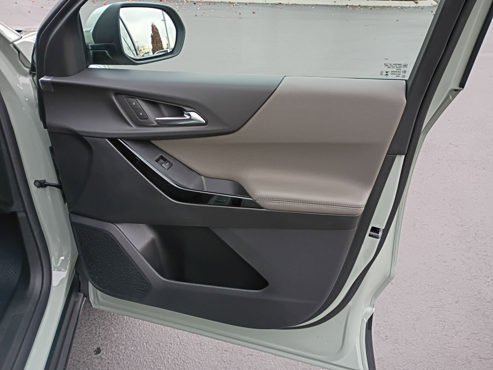 New 2026 Chevrolet Equinox LT w/ Convenience Package II image 21