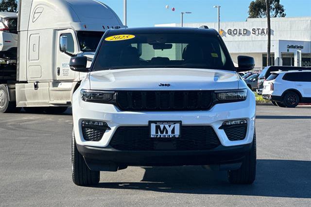 New 2025 Jeep Grand Cherokee Limited w/ Trailer Tow Package image 2
