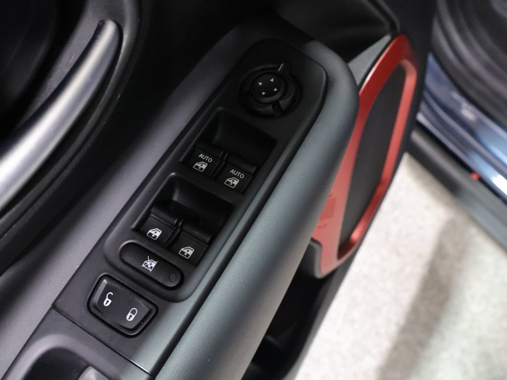 Used 2022 Jeep Renegade Trailhawk AWD/4WD image 14