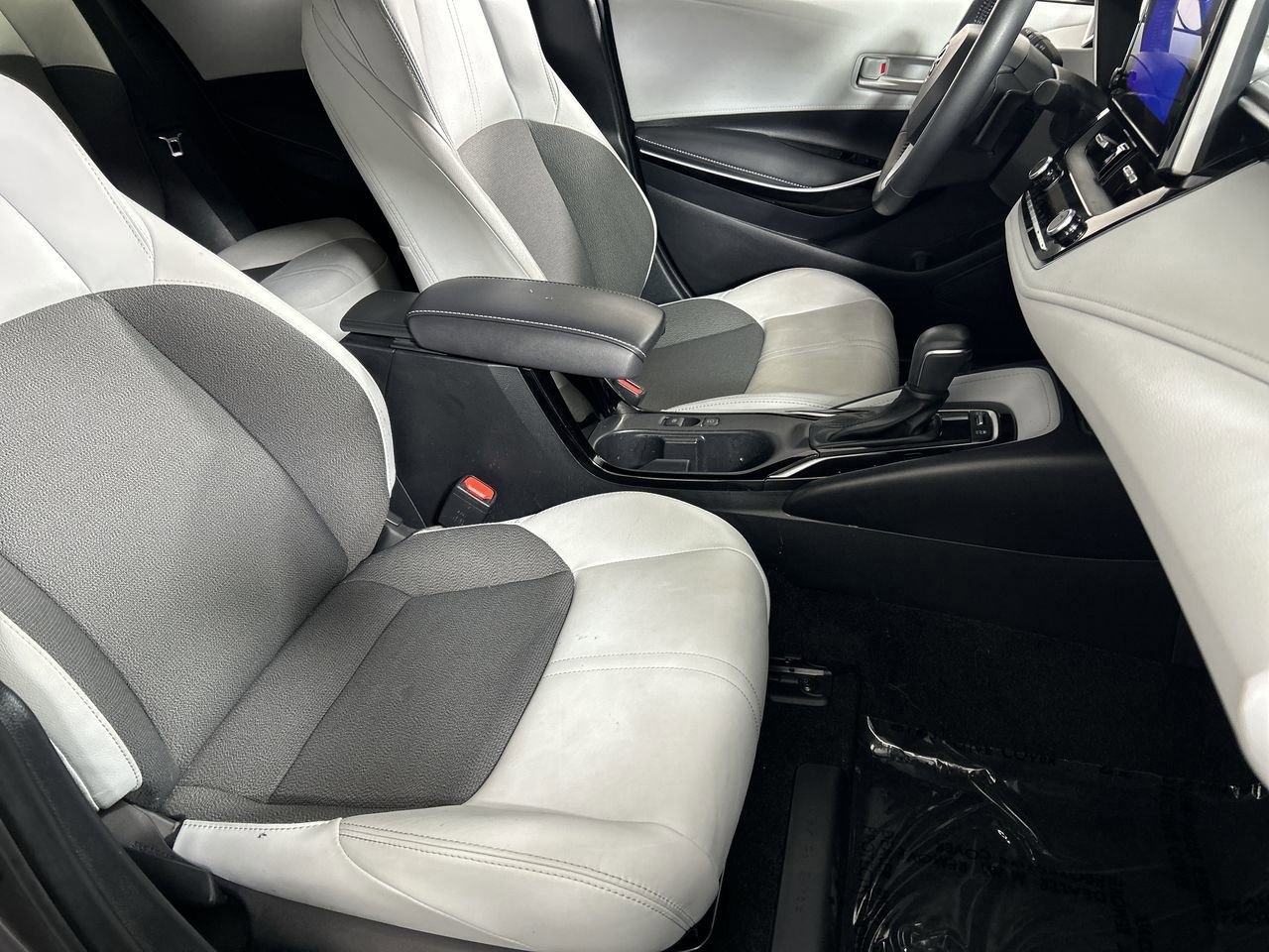 Used 2025 Toyota Corolla XSE image 25