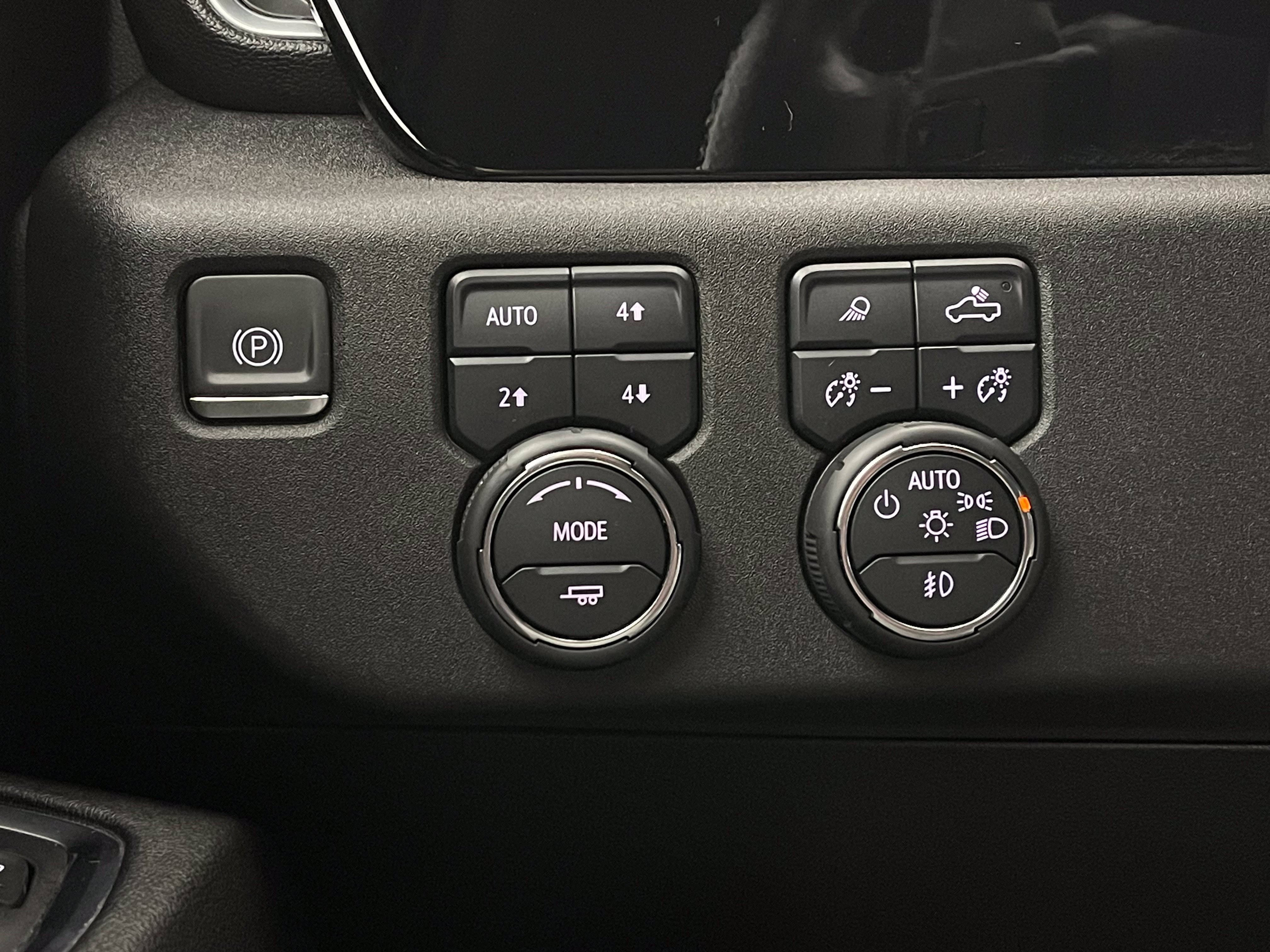 Used 2024 Chevrolet Silverado 1500 LTZ w/ LTZ Convenience Package II AWD/4WD image 22
