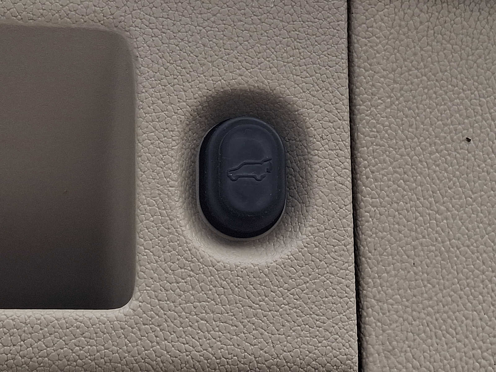 Used 2018 Cadillac Escalade Luxury image 32