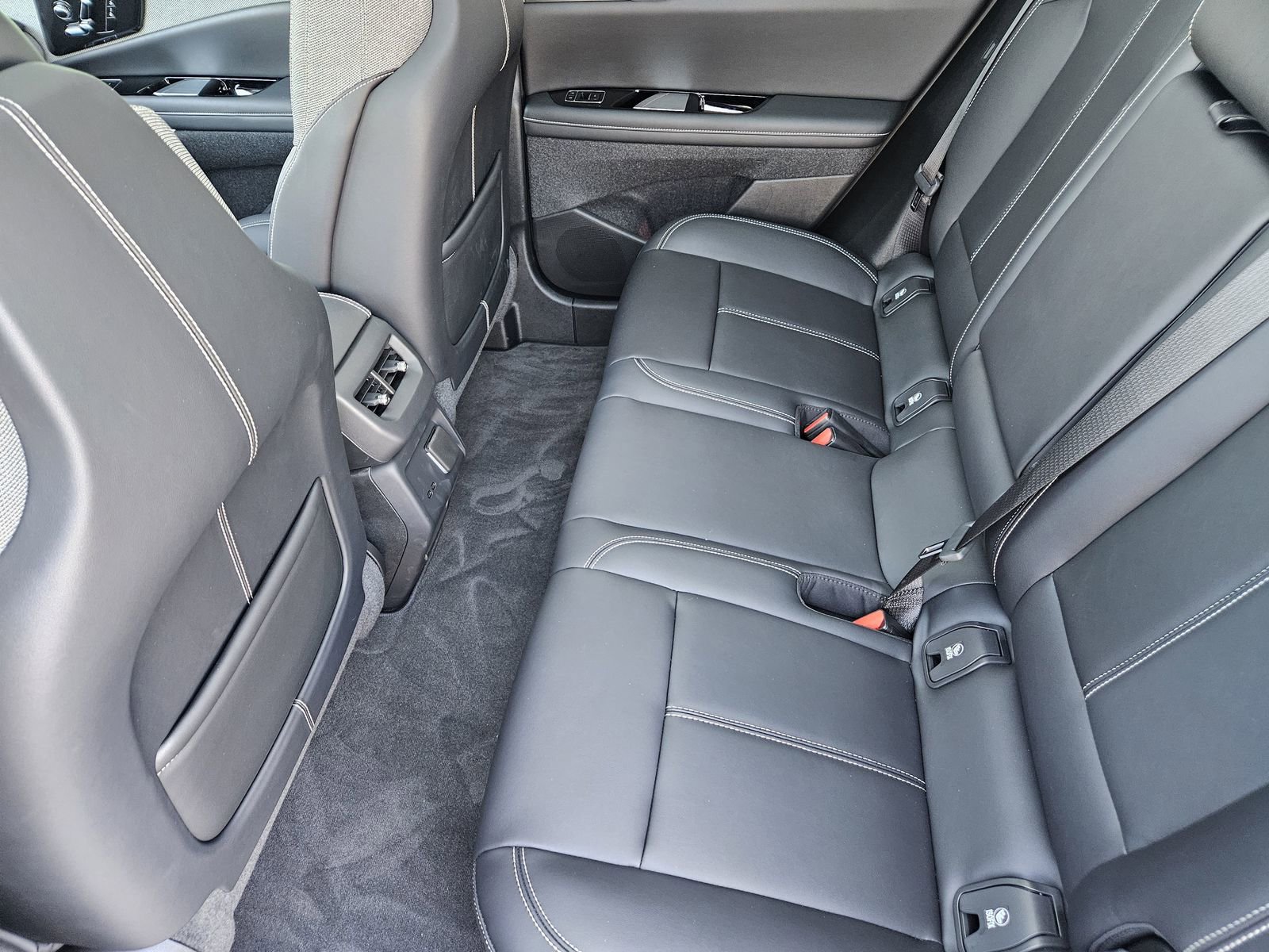 New 2026 Cadillac Optiq Luxury 1 image 26