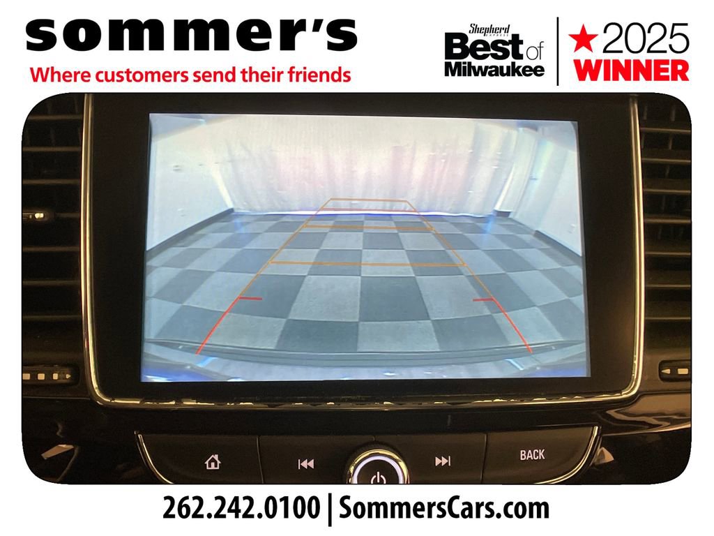 Used 2020 Buick Encore Essence FWD image 17