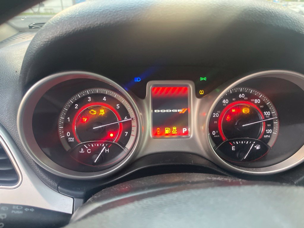 Used 2018 Dodge Journey SXT w/ Blacktop Package FWD image 11