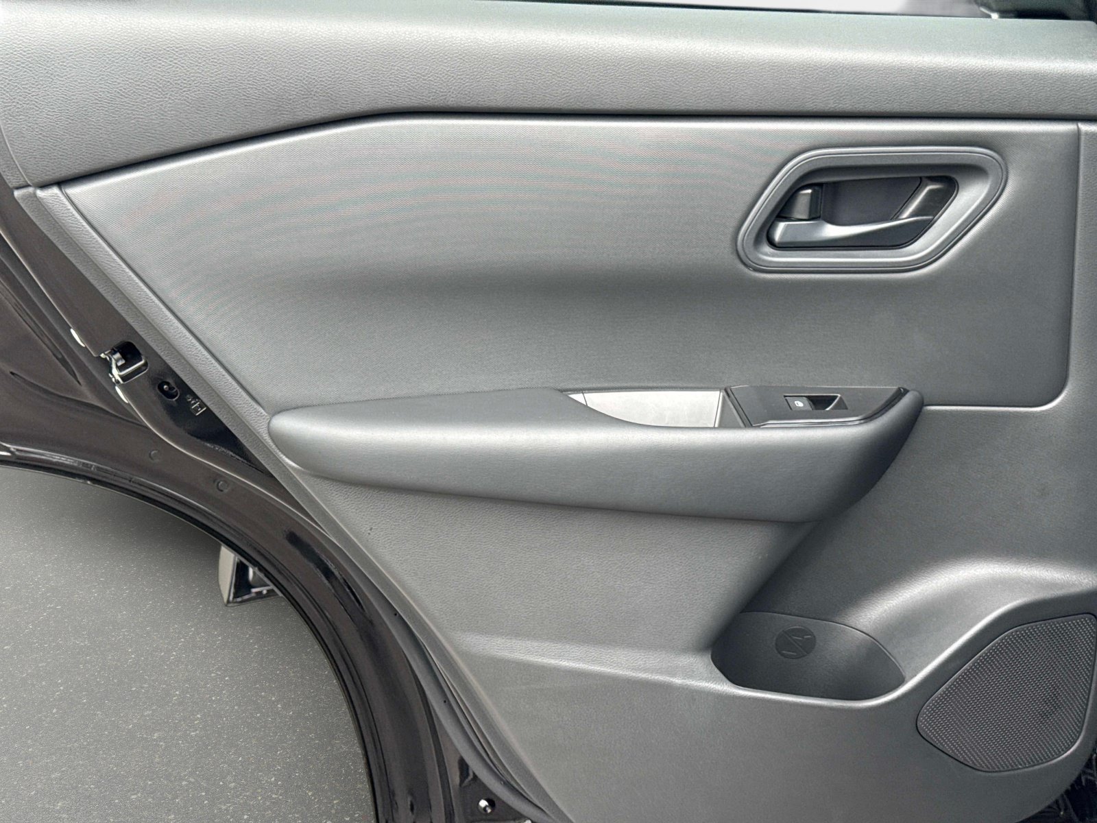 Used 2026 Nissan Rogue S FWD image 13