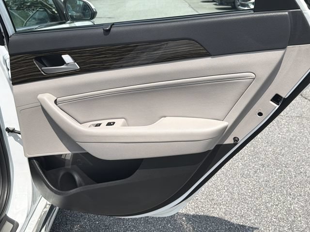 Used 2017 Hyundai Sonata Limited w/ Ultimate Package 04 FWD image 18