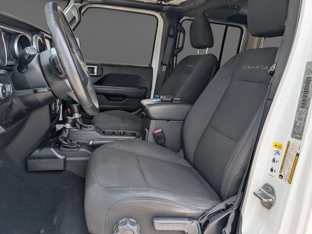 Used 2019 Jeep Wrangler Unlimited Sahara w/ Uconnect 4C Nav & Sound Group AWD/4WD image 16