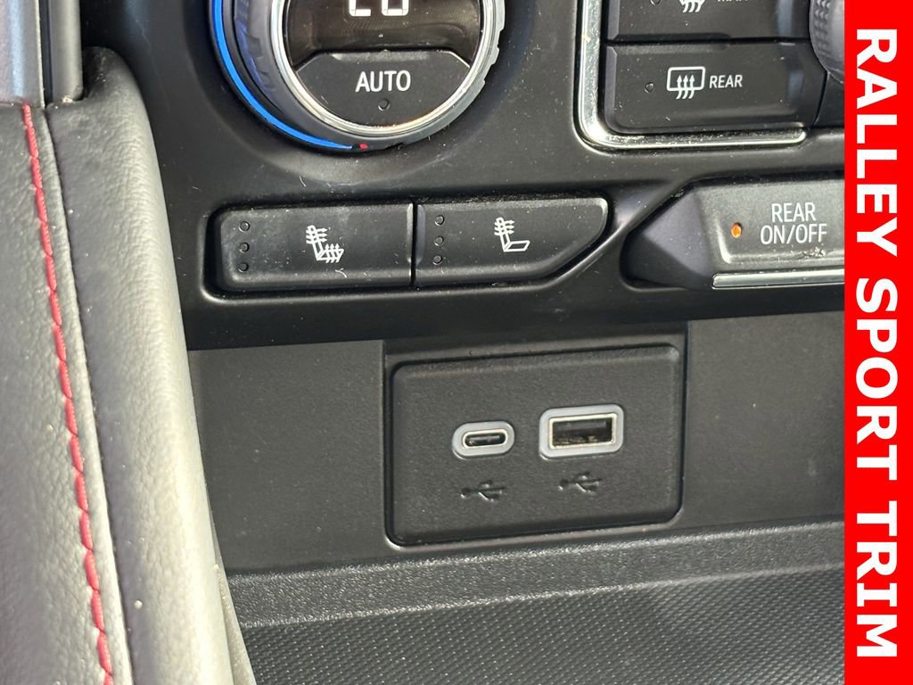 Used 2023 Chevrolet Suburban RST w/ Luxury Package image 18