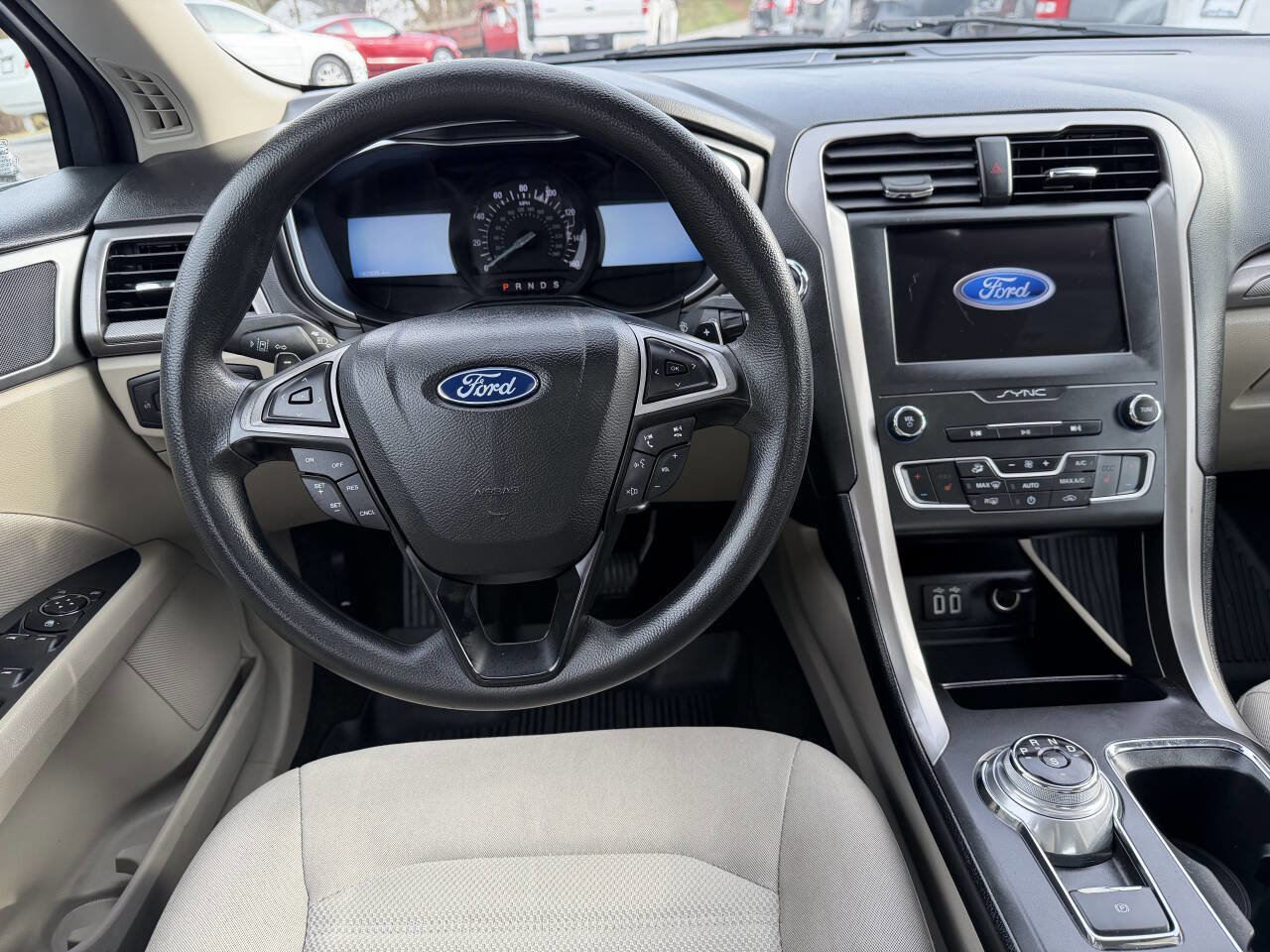 Used 2019 Ford Fusion SE image 7