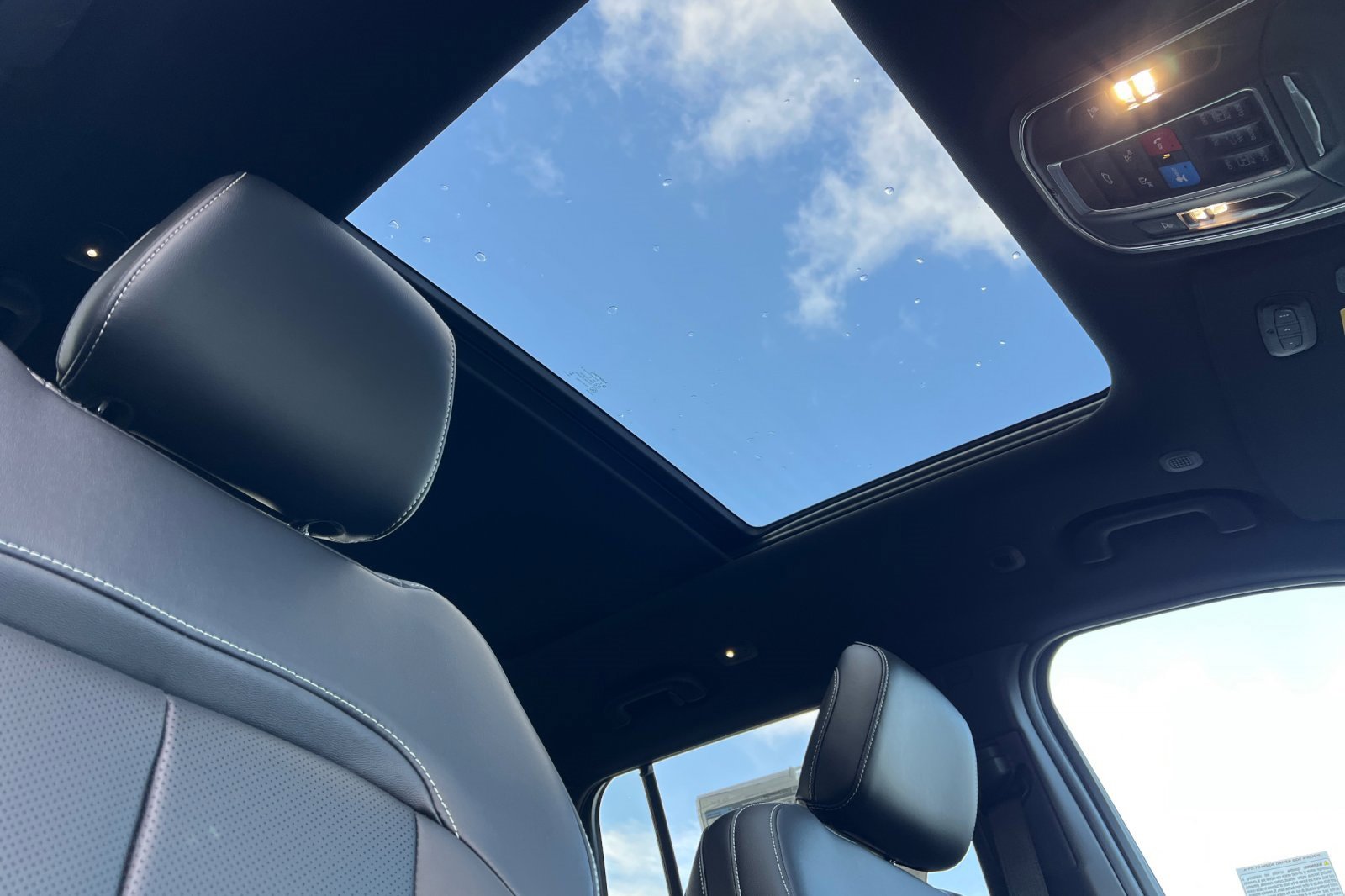 New 2025 Jeep Grand Cherokee Limited w/ Luxury Tech Group II image 17