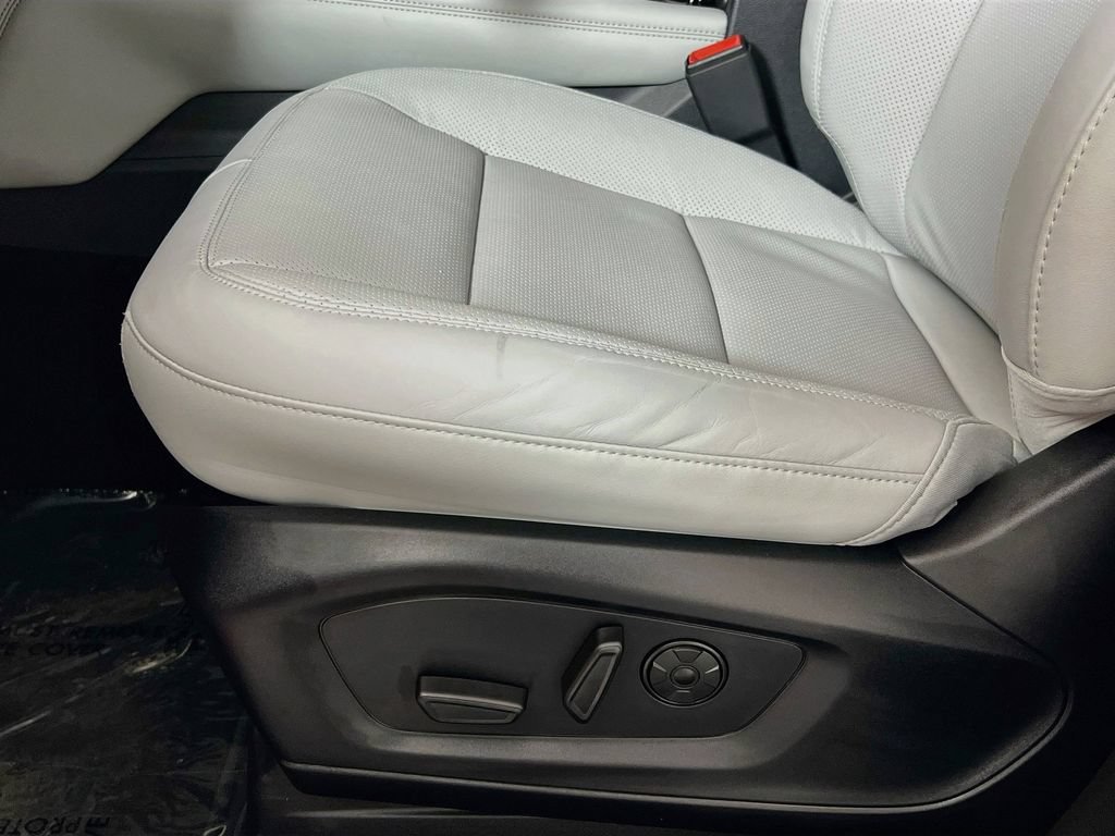 New 2026 Ford Explorer Platinum w/ LUX Leather Package AWD/4WD image 25