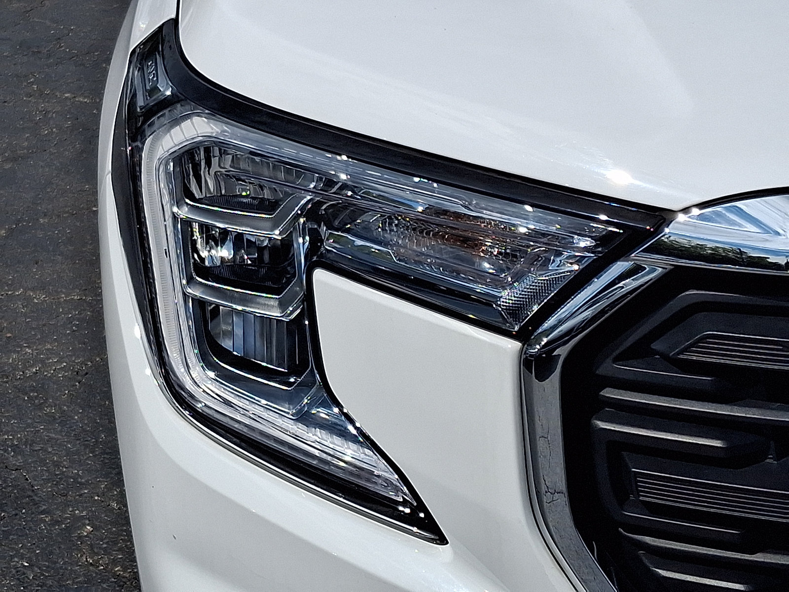 Used 2024 GMC Terrain SLE FWD image 9