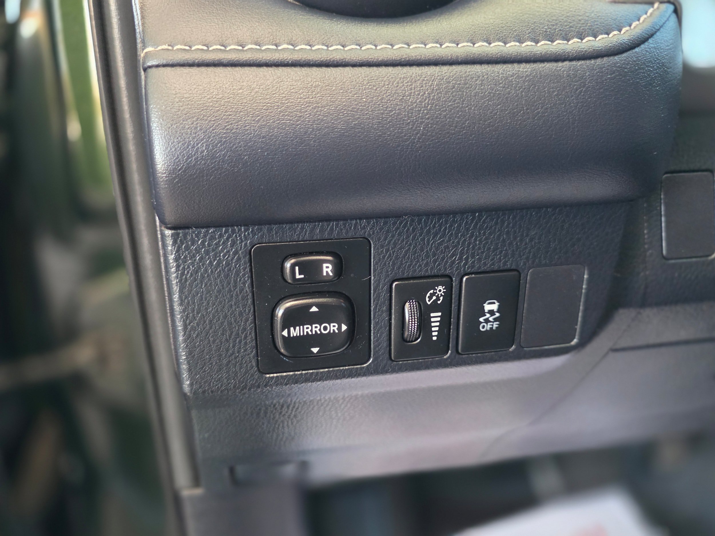 Used 2013 Toyota RAV4 XLE FWD image 15