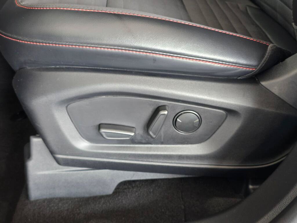 Used 2025 Ford Explorer ST-Line AWD/4WD image 18