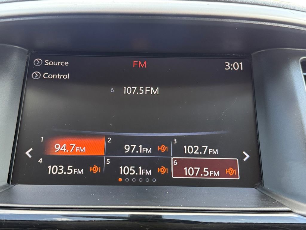 Used 2019 Nissan Pathfinder S image 14