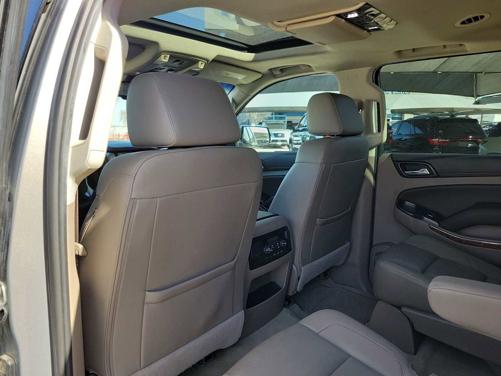 Used 2017 Chevrolet Suburban Premier image 12