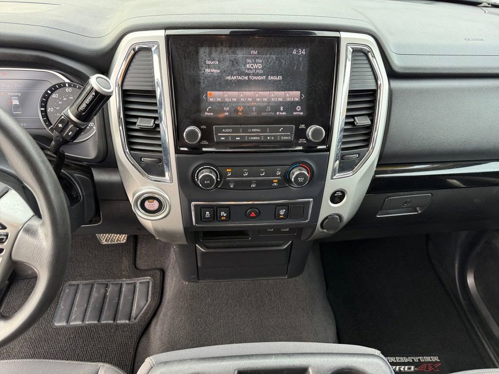 Used 2021 Nissan Titan SV image 11