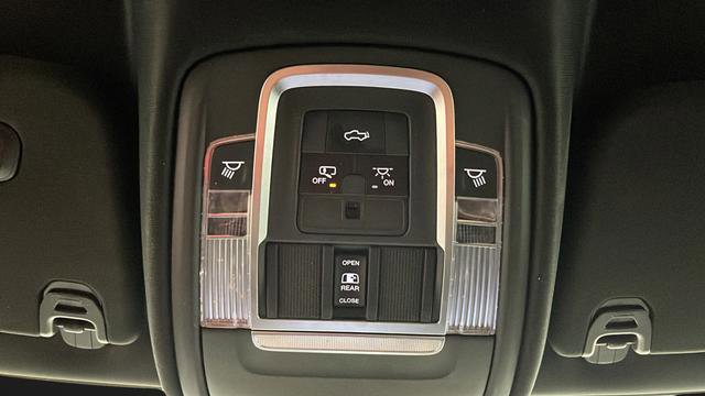 Used 2019 RAM 1500 Laramie w/ Sport Appearance Package AWD/4WD image 32