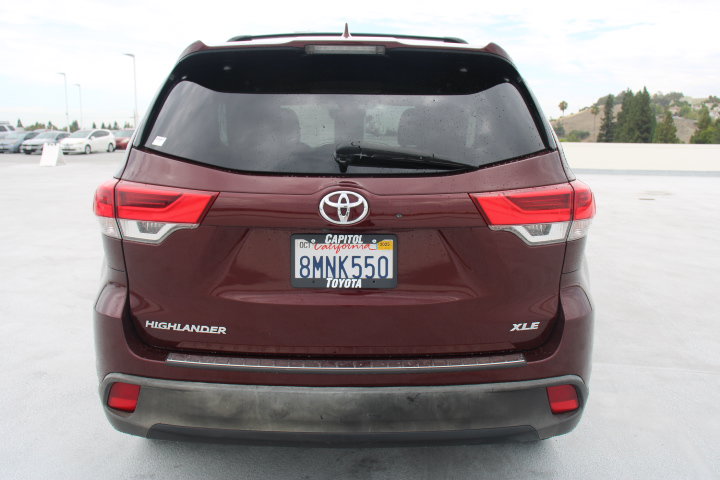 Used 2019 Toyota Highlander XLE w/ Protection Package #3 FWD image 4