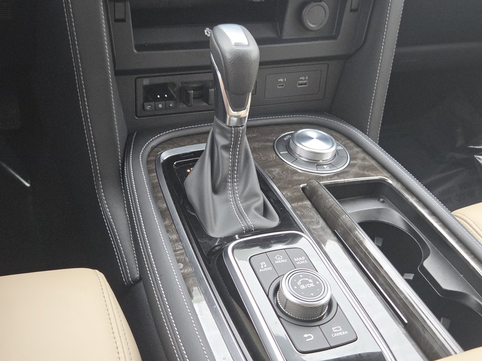 Used 2023 Nissan Armada Platinum image 34