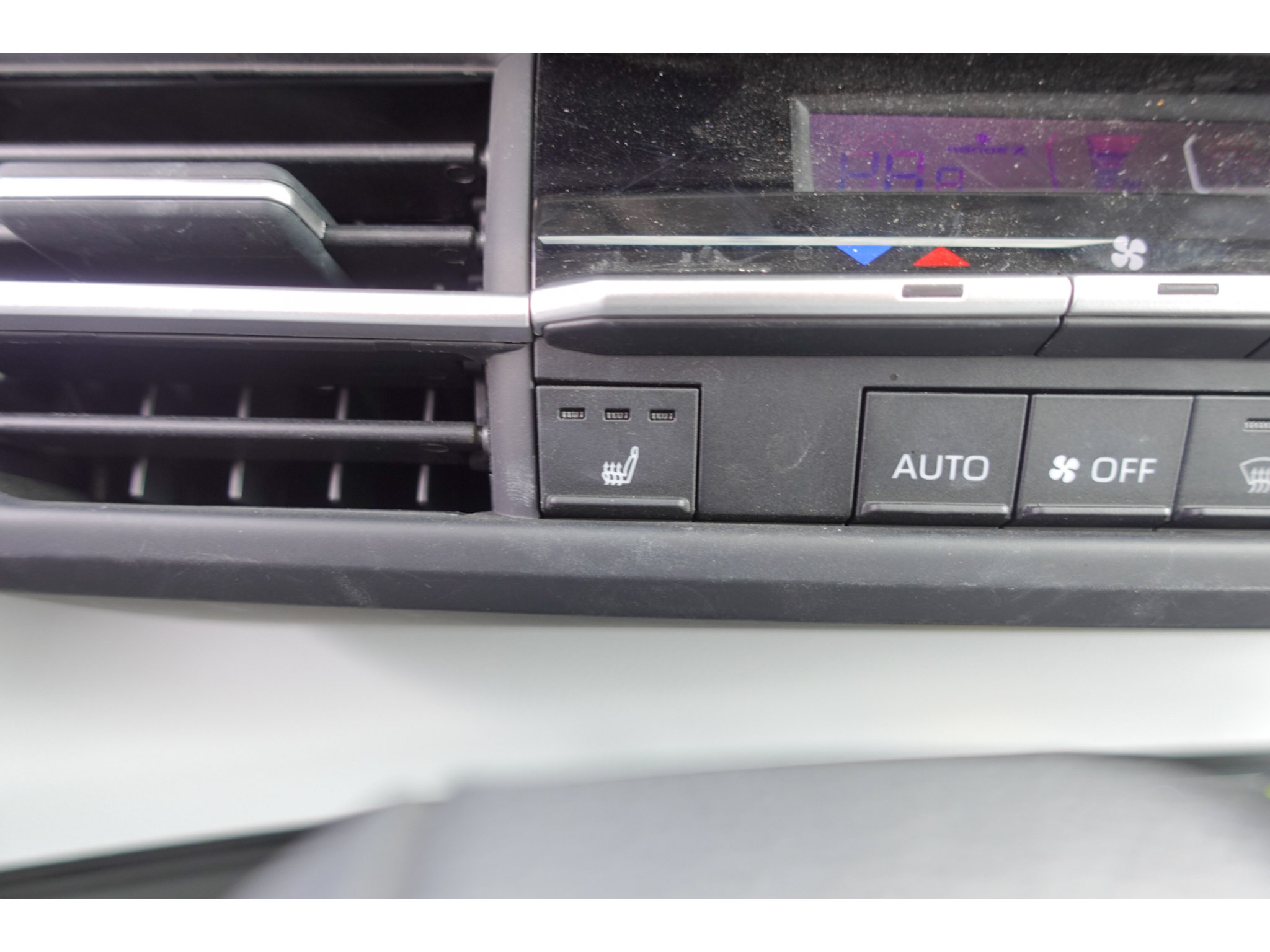 Certified 2025 Toyota Sienna XLE FWD image 21