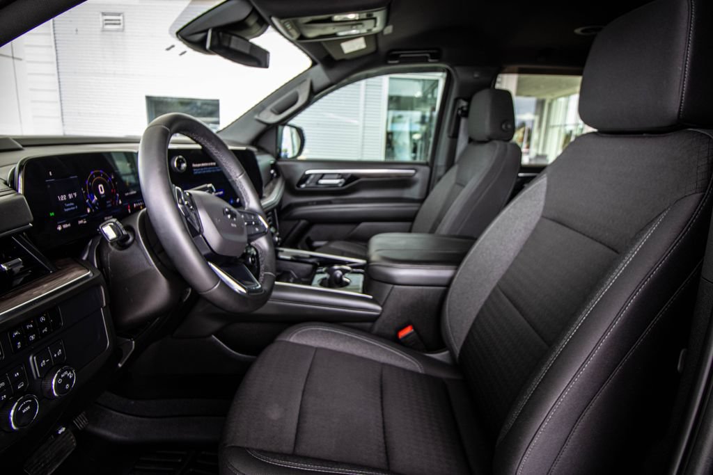 Used 2025 Chevrolet Suburban LS AWD/4WD image 24