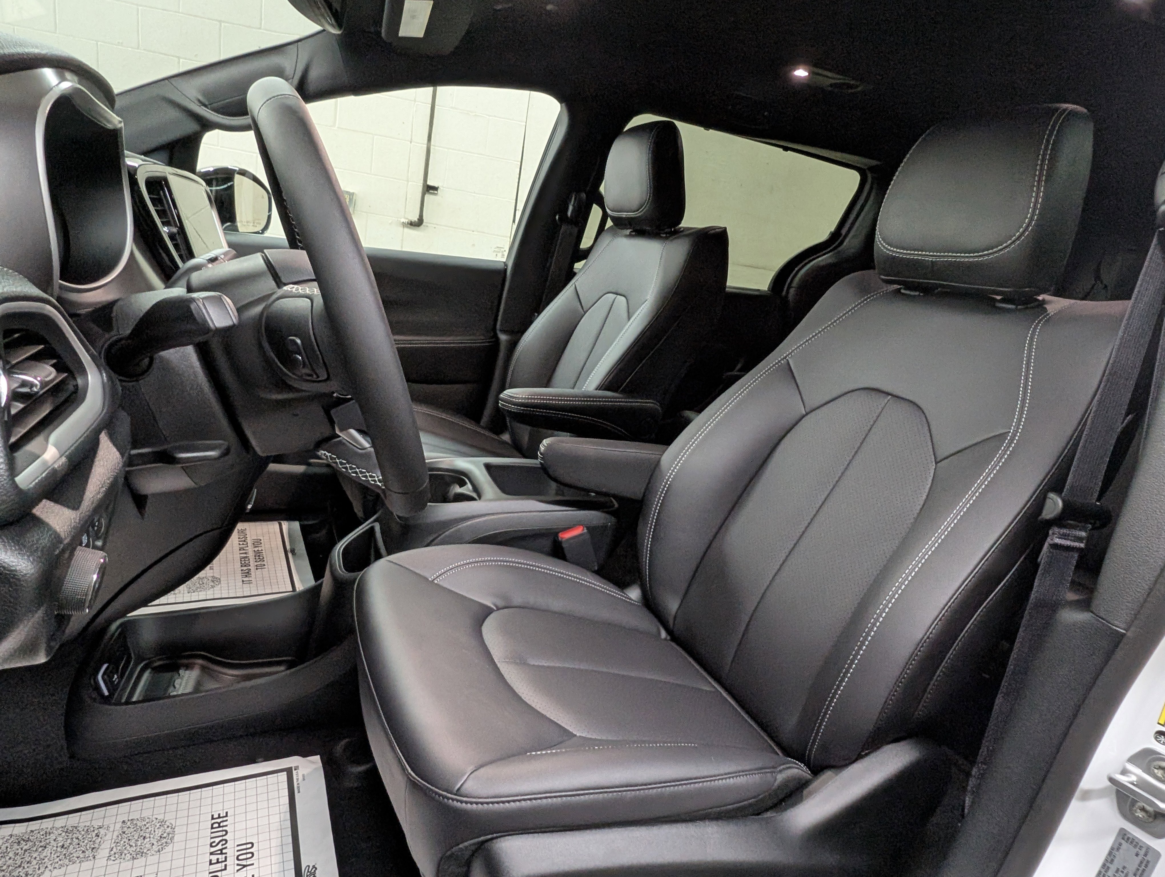 New 2026 Chrysler Pacifica Select image 13