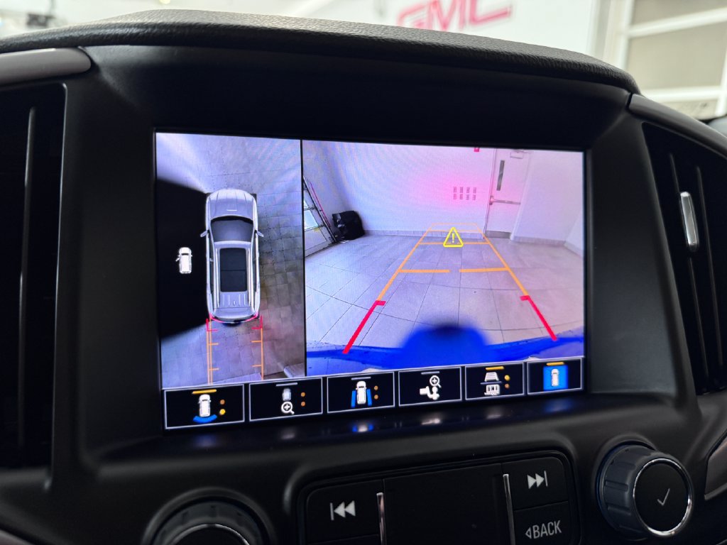 Certified 2024 GMC Terrain AT4 w/ Tech Package AWD/4WD image 19