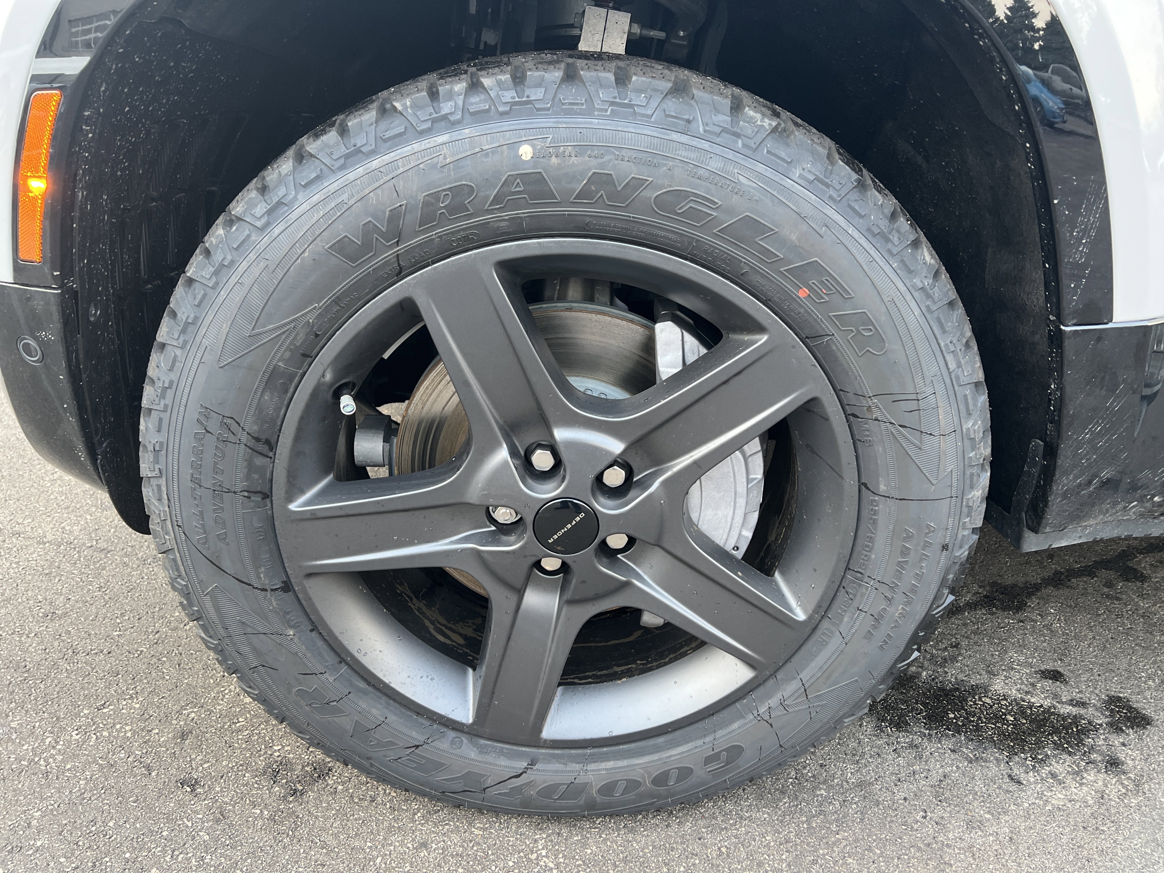 New 2026 Land Rover Defender 110 X-Dynamic SE image 6