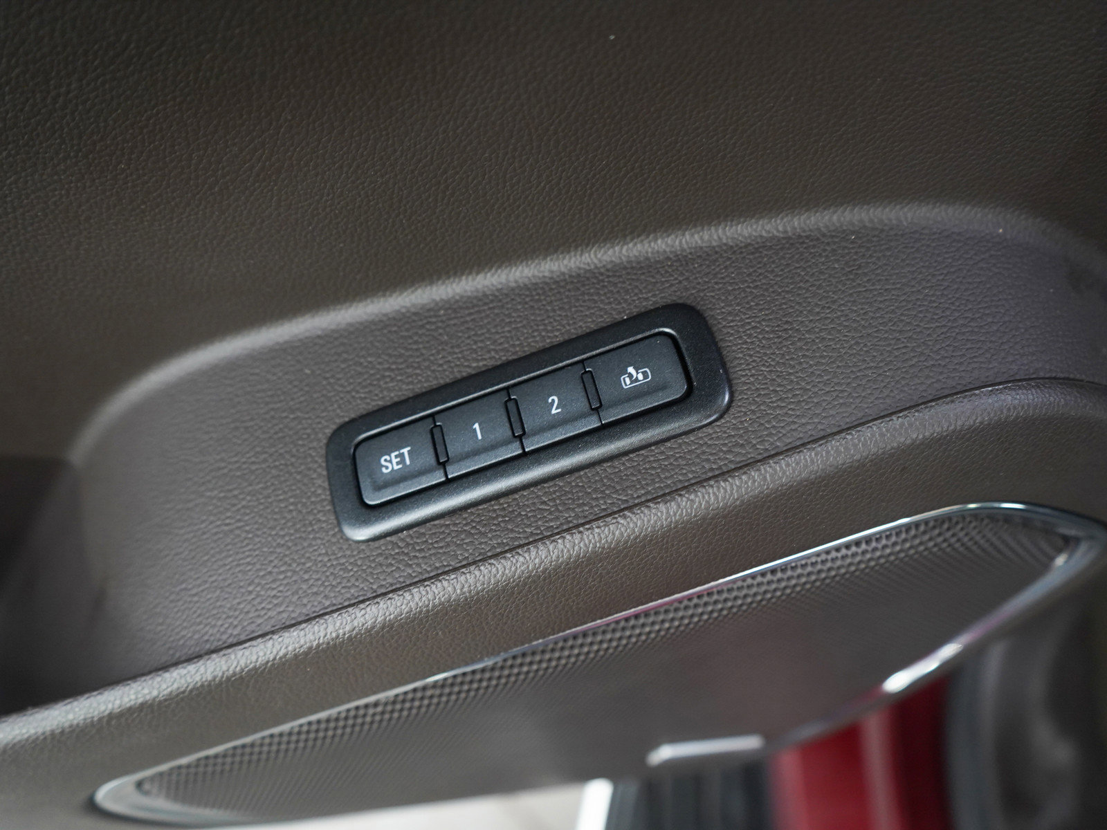 Used 2018 GMC Yukon Denali w/ Open Road Package image 25