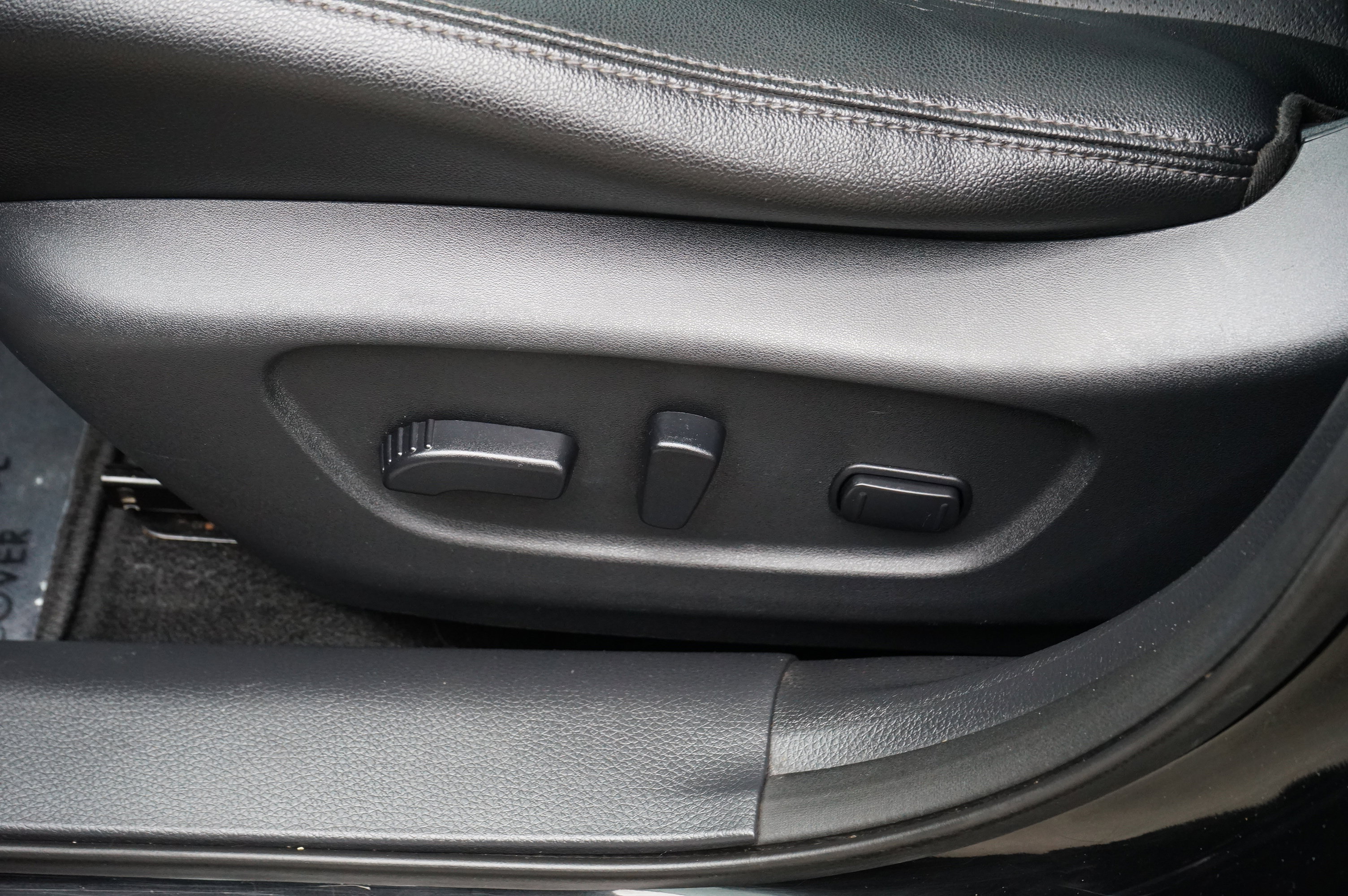 Used 2016 Nissan Rogue SL w/ SL Premium Package image 14