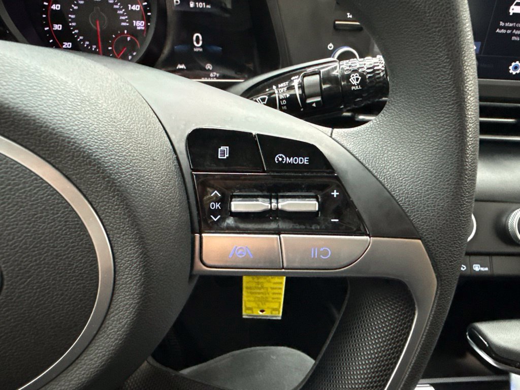Used 2021 Hyundai Elantra SE FWD image 20