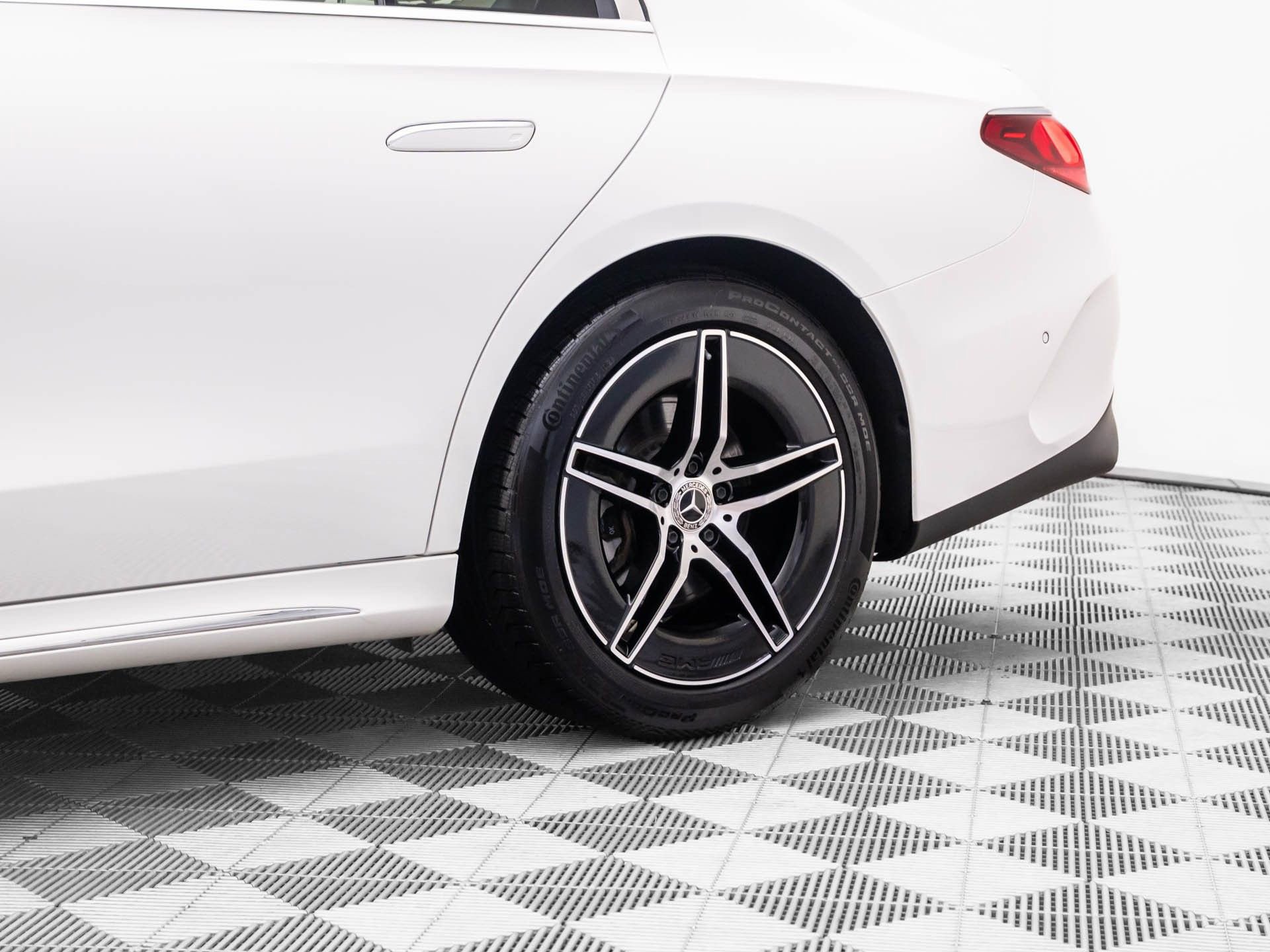 Used 2024 Mercedes-Benz E 350 4MATIC Sedan image 34