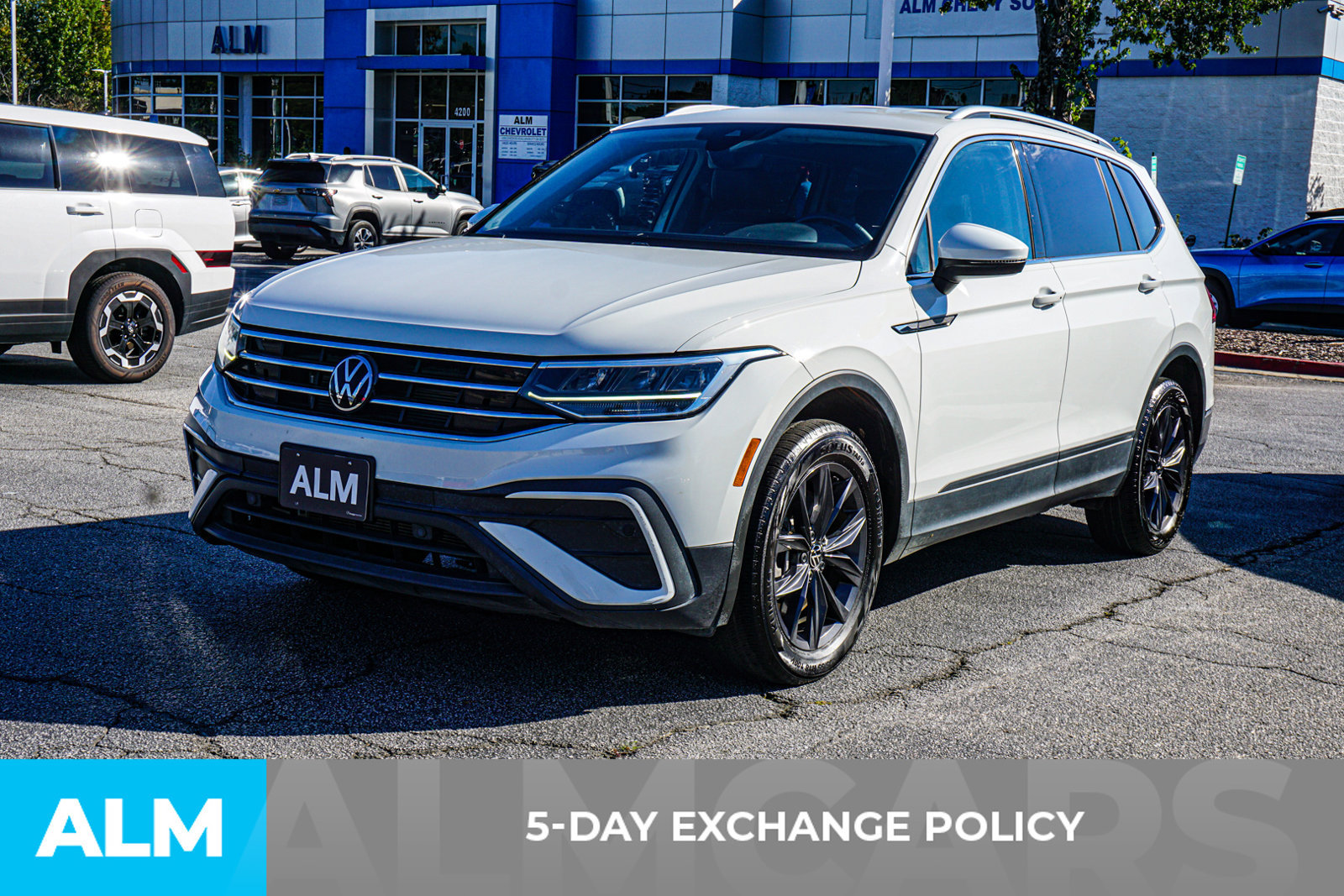 Used 2024 Volkswagen Tiguan Wolfsburg Edition AWD/4WD image 4