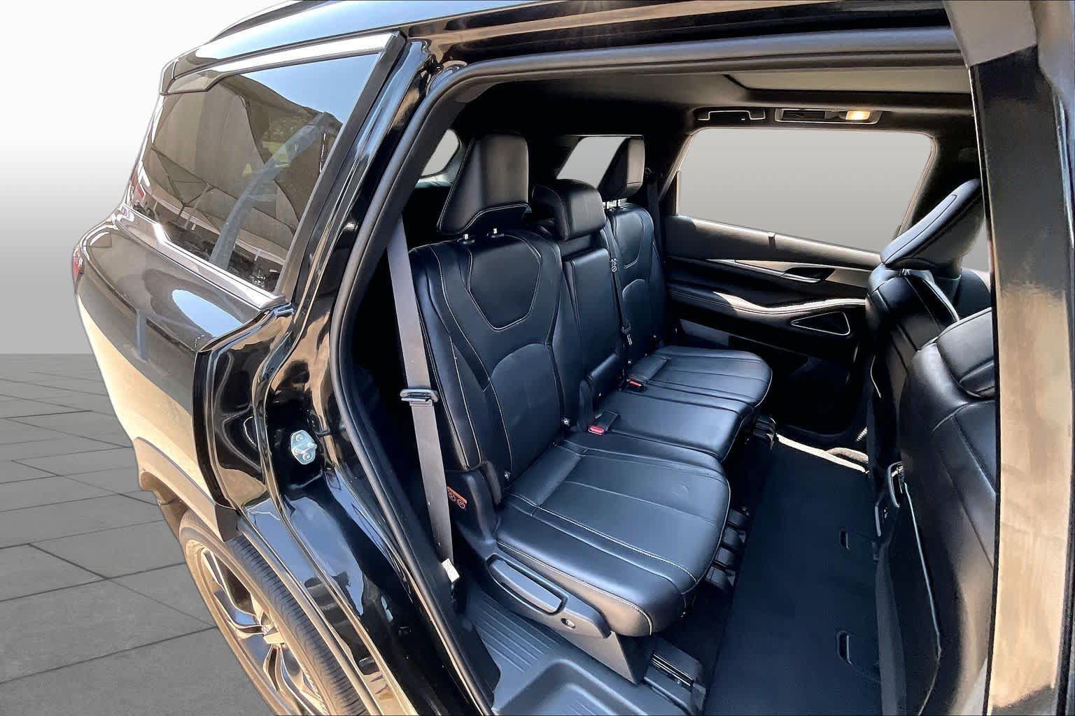 Used 2025 INFINITI QX60 Luxe w/ Black Edition AWD/4WD image 18