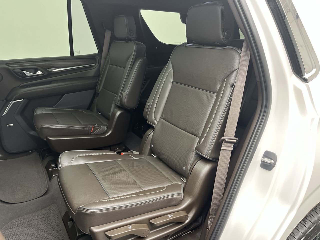 Certified 2021 GMC Yukon Denali w/ Denali Premium Package AWD/4WD image 14