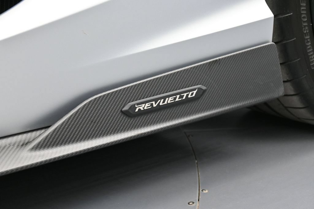 Used 2024 Lamborghini Revuelto AWD/4WD image 14