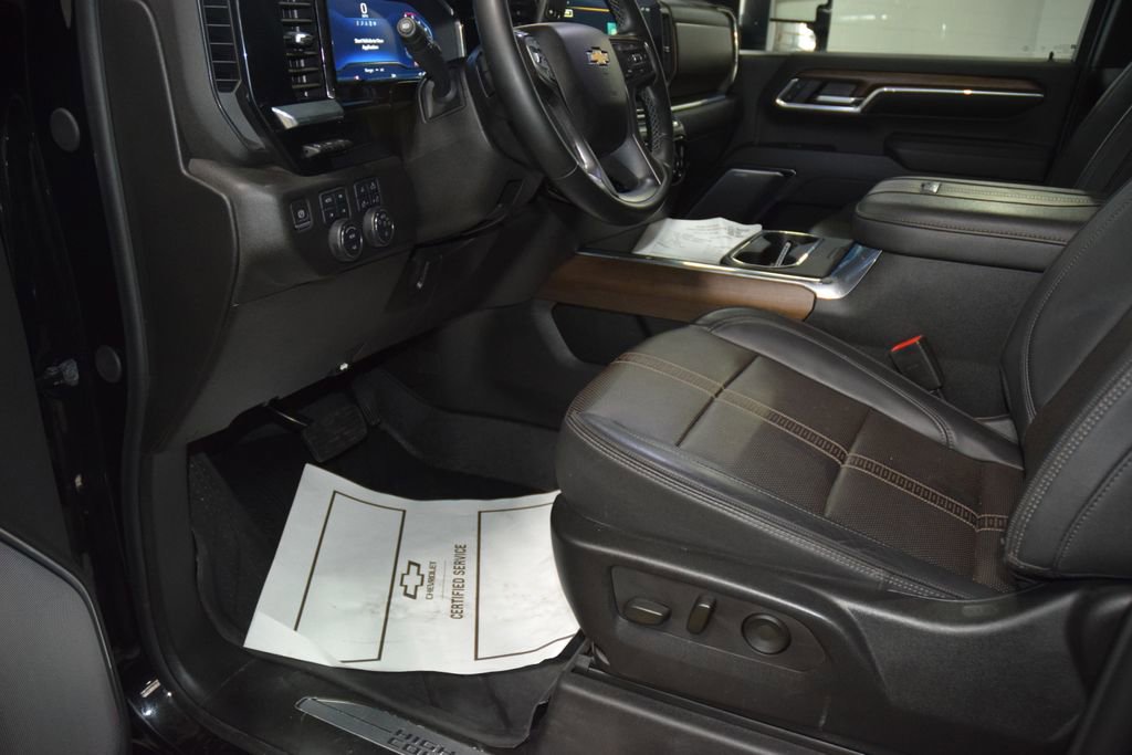 Used 2024 Chevrolet Silverado 2500 High Country w/ Technology Package AWD/4WD image 42