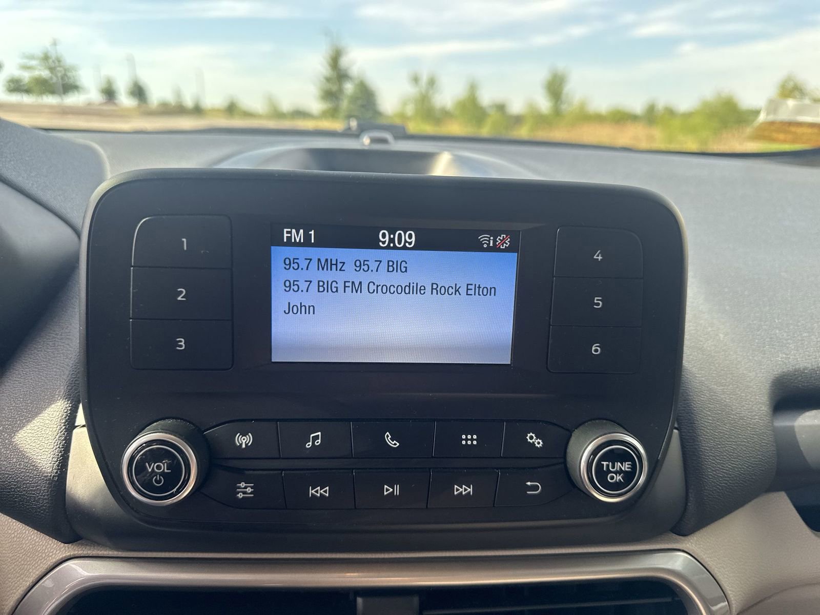 Used 2021 Ford EcoSport S FWD image 14