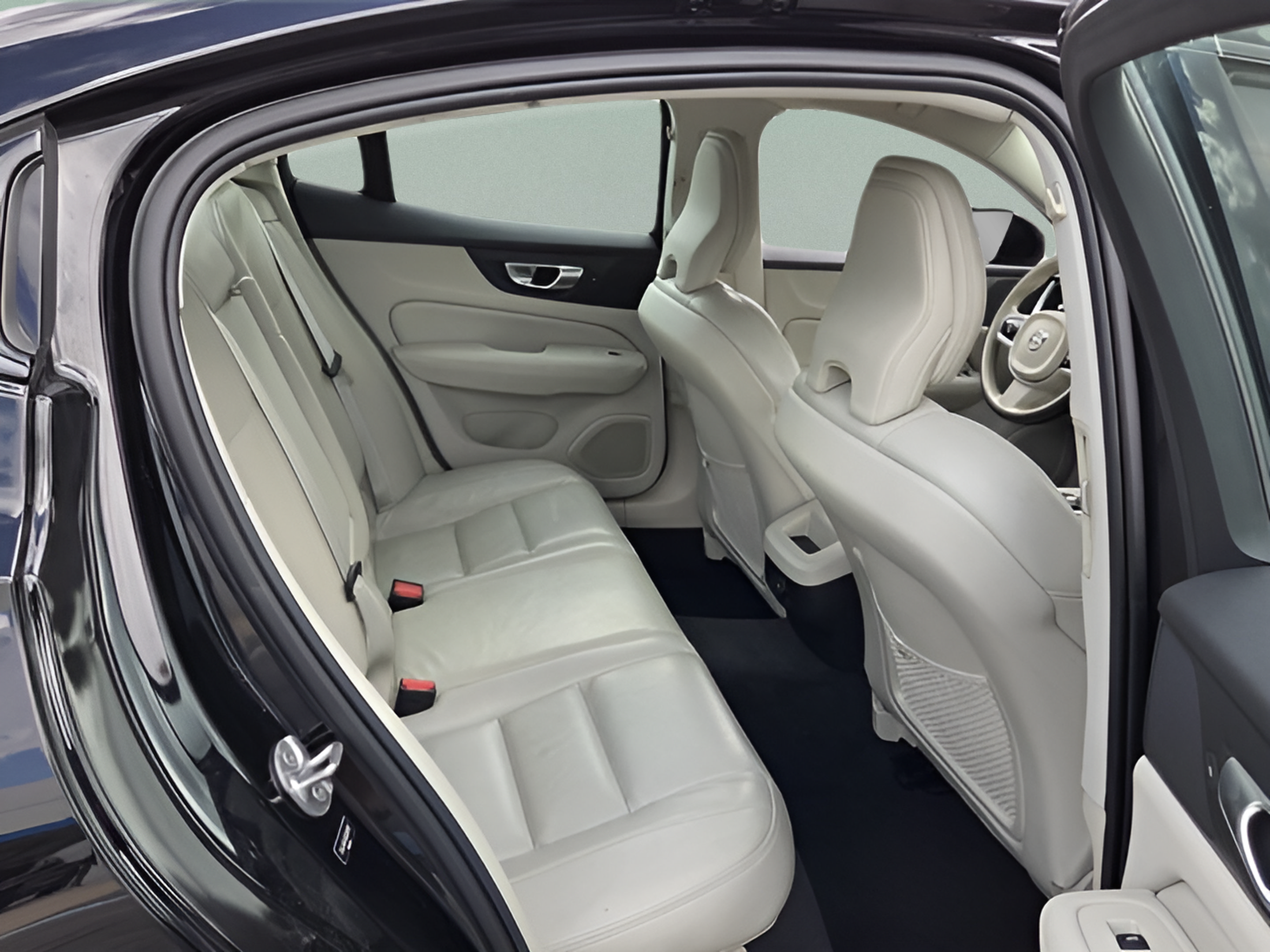 Used 2024 Volvo S60 B5 Plus FWD image 14