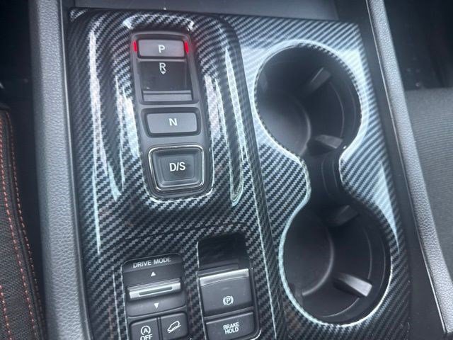 Used 2025 Honda Pilot Sport image 17