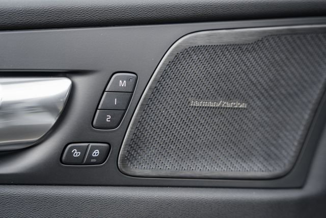 New 2026 Volvo XC60 B5 Plus w/ Protection Package Premier image 39