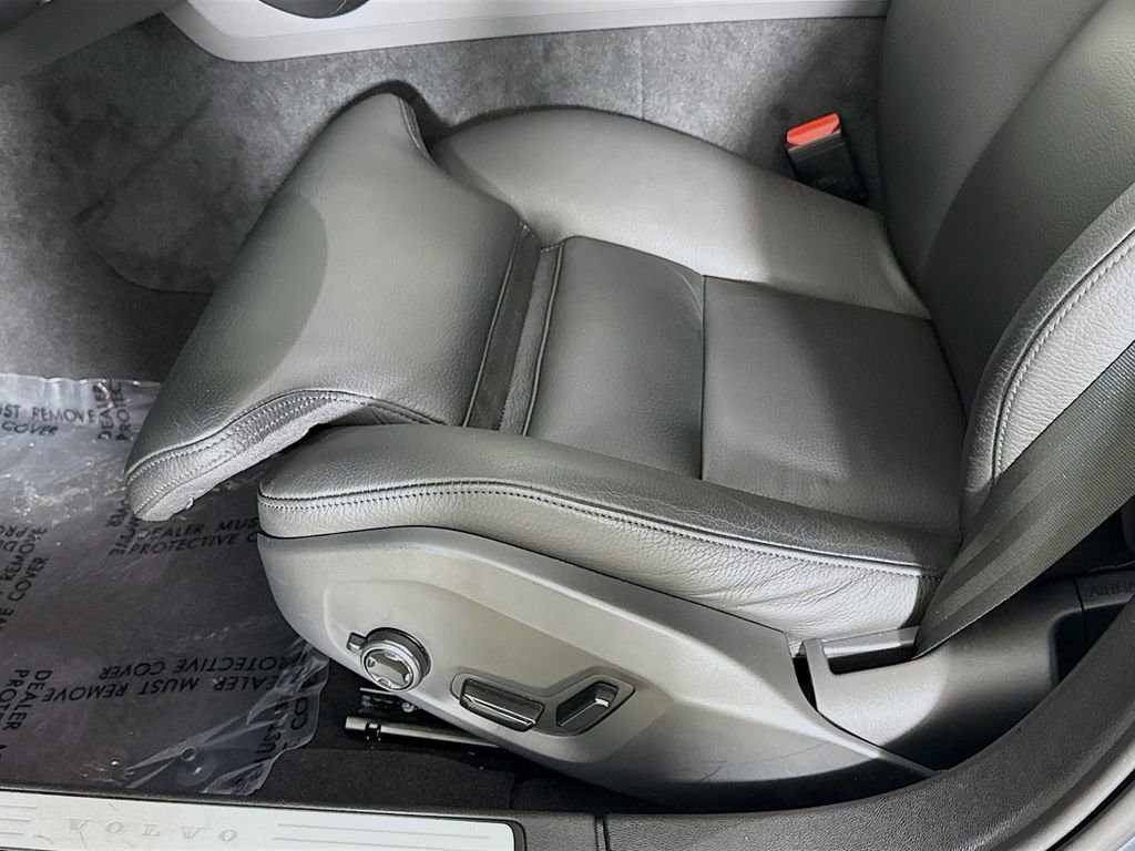 Used 2023 Volvo S60 B5 Ultimate w/ Climate Package image 20