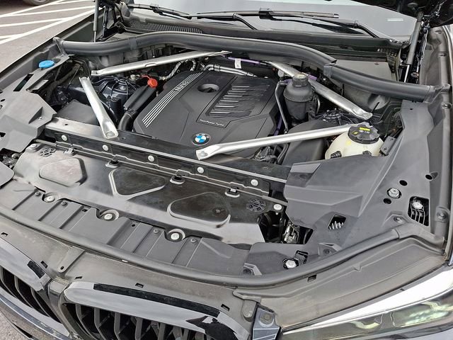 Used 2022 BMW X5 xDrive40i w/ M Sport Package AWD/4WD image 29