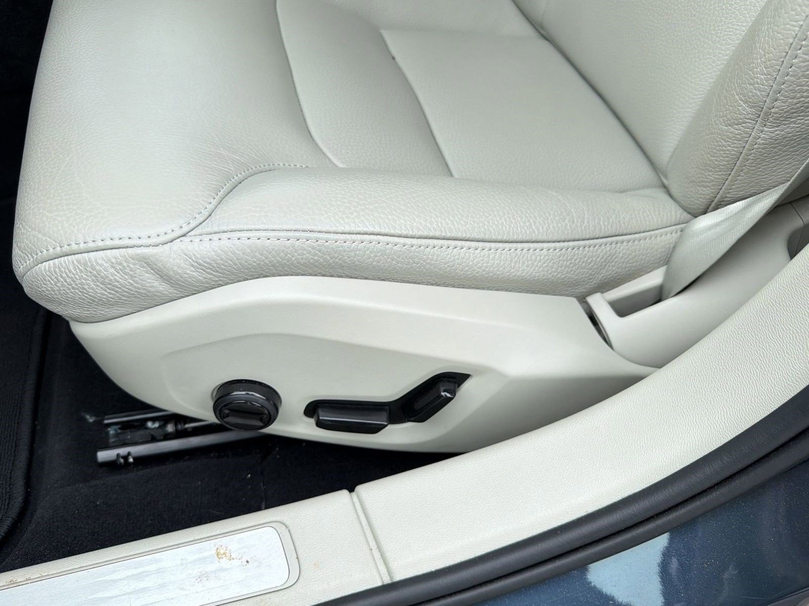 Certified 2024 Volvo S60 B5 Core w/ Climate Package FWD image 14