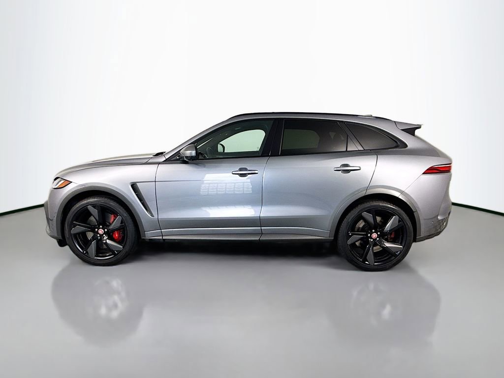 Certified 2021 Jaguar F-PACE SVR image 2